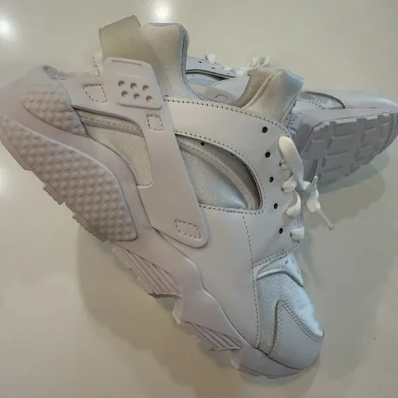 Men’s size Size 10- Nike Air Huarache Triple White Brand new